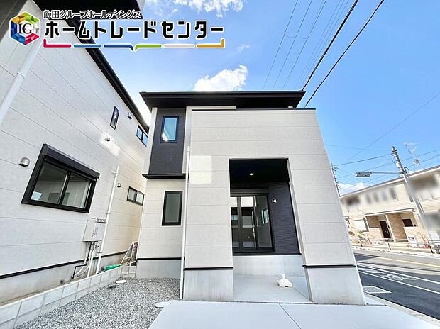 【現地外観写真】全３区画！カースペース２台住戸あり！
開放的なキッチンが特徴の広々リビングタイプのおうち♪