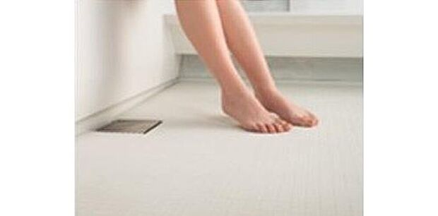 【クリーン床】浴室の床には乾きが速く、滑りにくいクリーン床を採用しています。