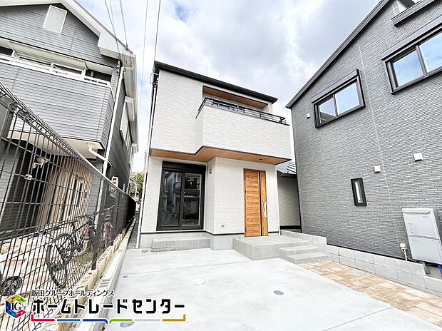 【現地外観写真】南海本線「高石」駅まで徒歩１３分の立地！長期優良住宅です！控除や減税なども優遇！