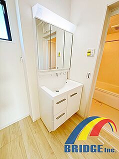 三面鏡独立洗面台