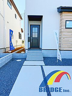 玄関アプローチ