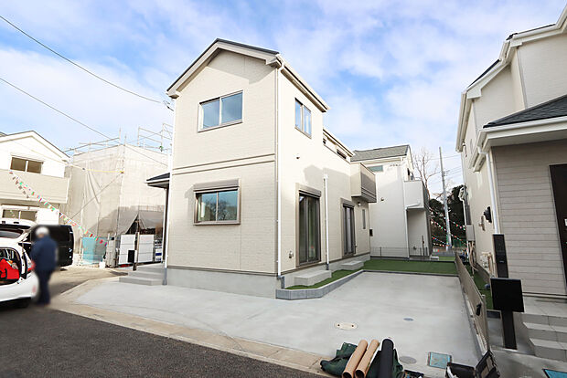 【ZEH水準の断熱性能 G号棟】全棟で「省エネ性能ラベル」を取得 。高い断熱性能により、光熱費の目安も表示された安心の住まいです 。