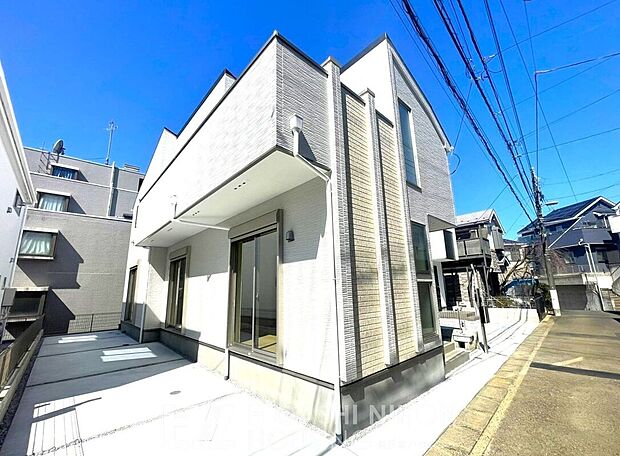 【売主完成施工例】現地ご見学と同じタイミングで、完成施工例のご見学や建物プレゼンテーションのご予約を承ります。お気軽にご相談ください。