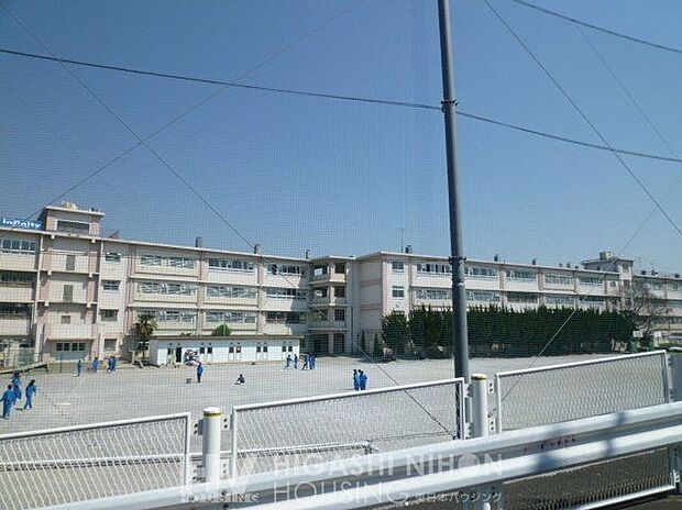 川崎市立西生田中学校(約1,500m)