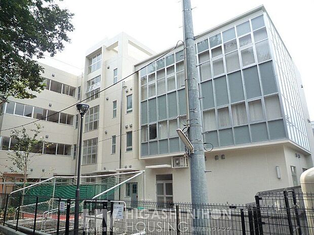 川崎市立柿生中学校（約700m）