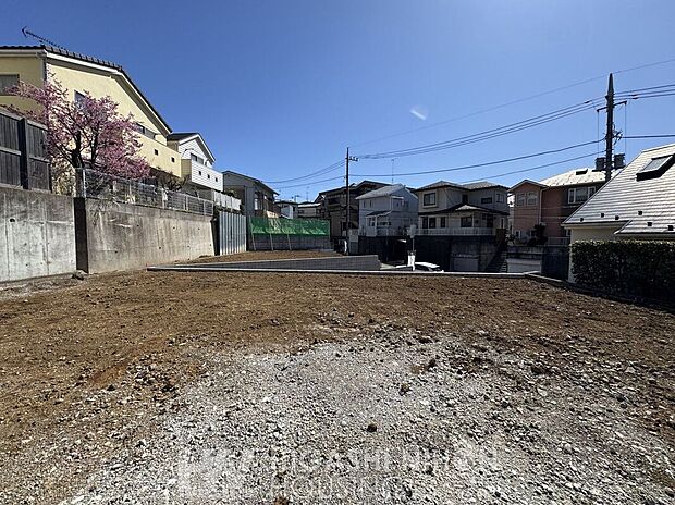 【外観】写真や資料だけでは伝わらない、現地ならではの魅力も丁寧にご案内いたします。実際に足を運んで、光や風、周辺環境の心地よさをぜひご体感ください。