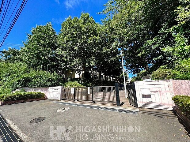 横浜市立山内中学校（約1,740m）