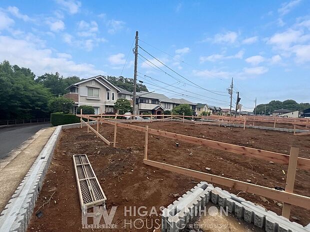【外観】ただいま造成中。安心のベタ基礎で、耐久性や安心感を重視した住まいです。ご家族の暮らしに寄り添う住まいとして、ぜひご検討ください。
