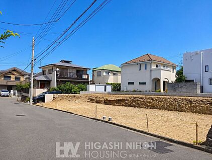 前面道路含む外観