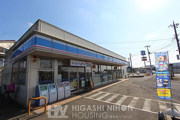 ローソン横浜恩田町店(約790m)