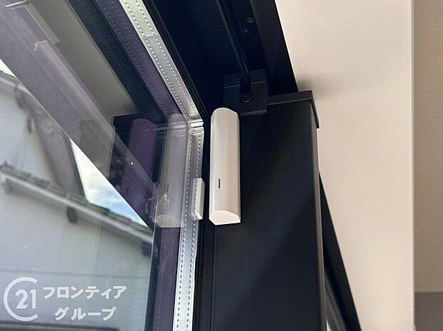 【その他】【施工例／開閉センサー】玄関や窓の開け閉めをアプリに通知。防犯面だけでなく、外出先からの「あれ？カギ閉めたかな？」の確認にも大活躍。お子様の帰宅状況も確認出来て一石二鳥ですね。