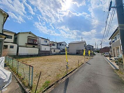 前面道路含む外観