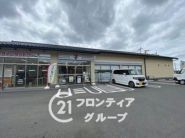 セブンイレブン伏見桃山南口店（約710m）