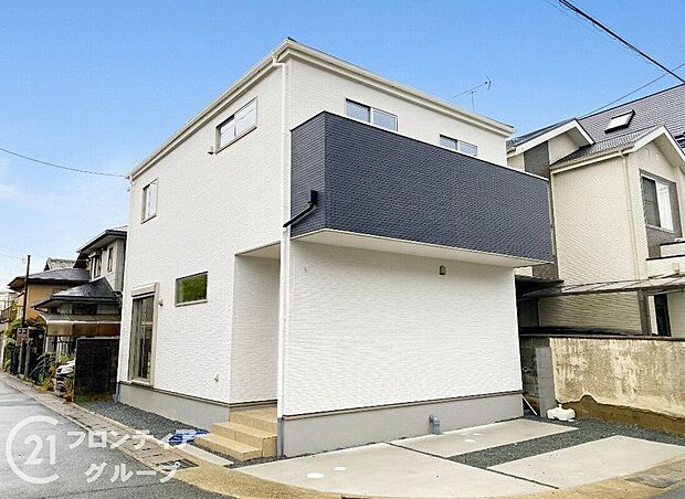 【外観】敷地面積約27.09坪の広さを十分に活かした４ＬＤＫの一戸建て住宅！