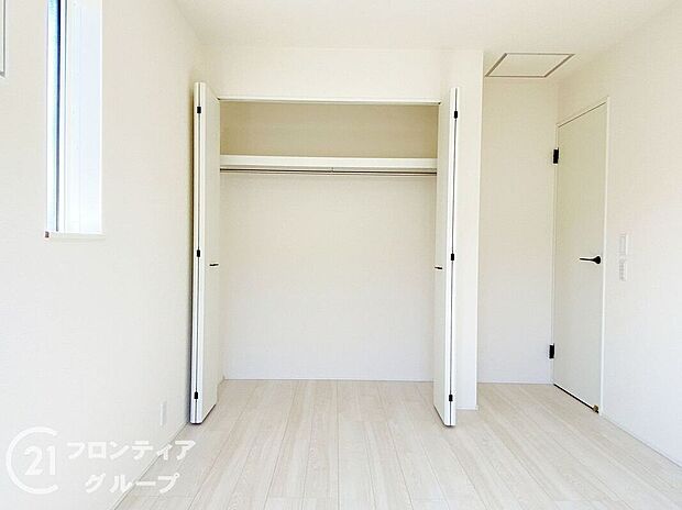 【収納】充実した収納スペースなので、お子様が大きくなって、荷物が増えてもたっぷり収納しておけますね