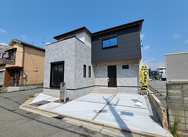 機能性とデザイン性を兼ね備えた、魅力的な新築戸建てで、住む人に快適な生活を提供し、心地よい空間を実現します
