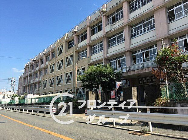 東大阪市立長瀬中学校(約600m)