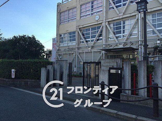 東大阪市立小阪小学校(約240m)