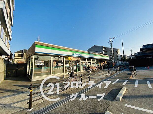 ファミリーマート尼崎常松店(約390m)