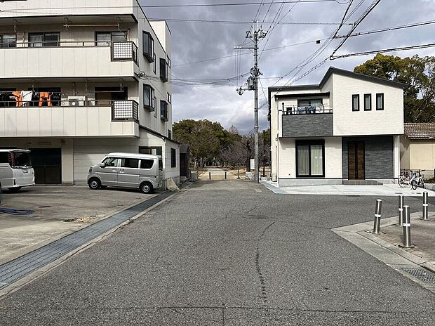 【前面道路含む外観】【現地前道】センチュリーグループにて全国規模の表彰経験多数あり！当社が自信をもってお客様にピッタリの物件をご提案いたします【不動産のプロにお任せください！】