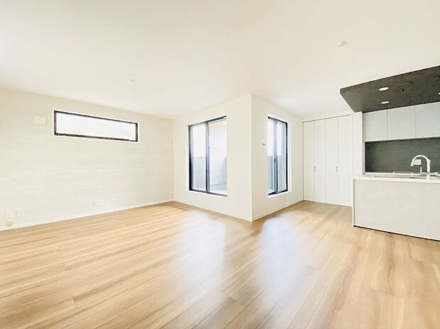 統一感のあるおしゃれな空間を女性コーディネーターがご提案させていただきます。家具を併せてご購入していただくことも可能です。問い合わせください