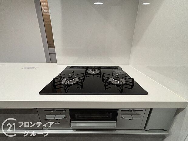 【その他設備】広々としたシンクで、洗い物もスムーズに行えます。使いやすいデザインで、キッチン作業が快適になります！