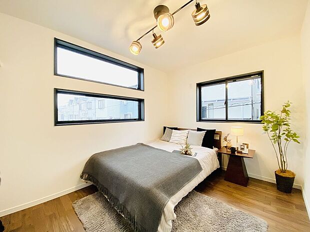 【寝室】洋室もしっかり採光が取れます