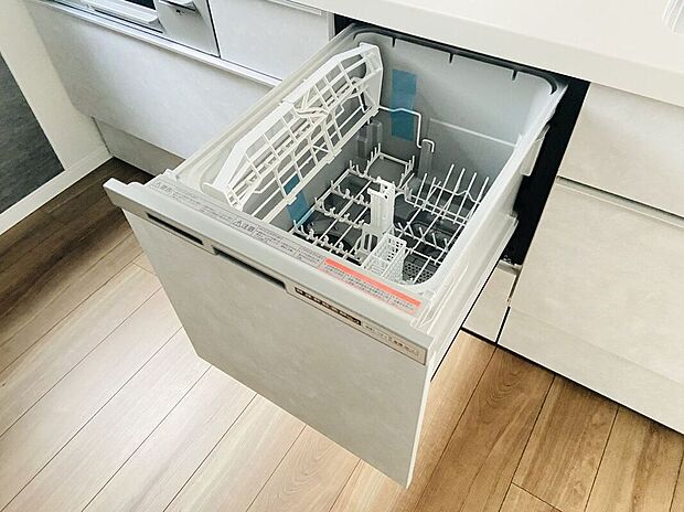 【その他設備】便利な食洗器を完備したキッチンで、家事の時間を短縮できます。毎日の食後の片付けが楽になり、家族との時間をもっと楽しめます！