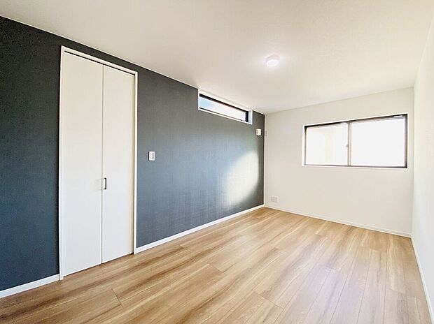 【寝室】各室にクローゼットがございますので、荷物が多くても困りません！