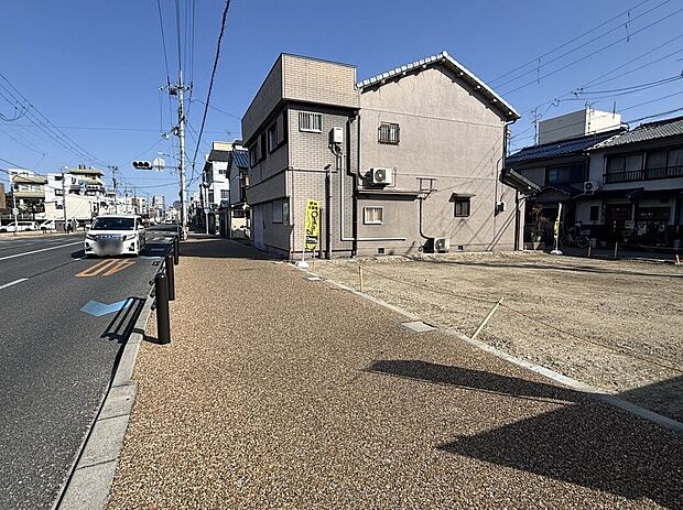 【前面道路含む外観】【現地前道】センチュリーグループにて全国規模の表彰経験多数あり!当社が自信をもってお客様にピッタリの物件をご提案いたします【不動産のプロにお任せください!】