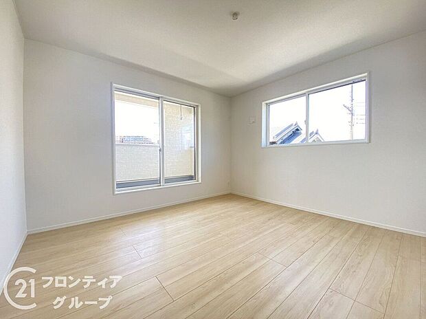 こちらのお部屋はバルコニーに面しており、日当たり、通風ともに良好です！
