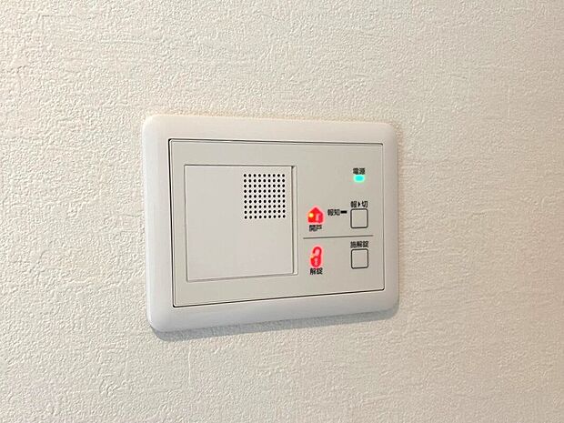 【電気施錠】【施工例／電気施錠】 ボタン一つでドアの開閉ができる等、あったら安心・あったら便利な機能を備えたお家です。