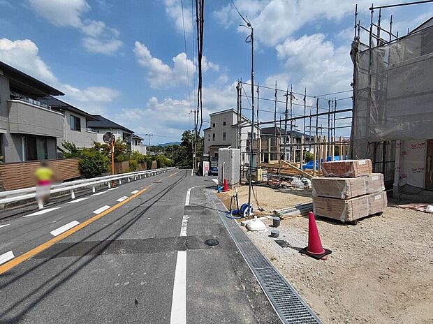 【前面道路含む外観】【現地前道】センチュリーグループにて全国規模の表彰経験多数あり!当社が自信をもってお客様にピッタリの物件をご提案いたします【不動産のプロにお任せください!】