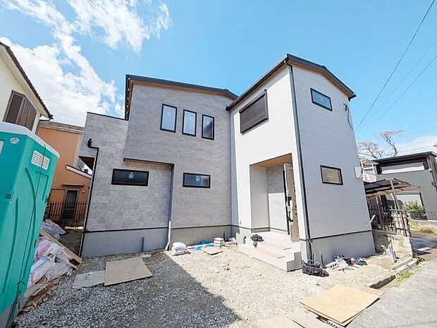 【前面道路含む外観】【現地前道】センチュリーグループにて全国規模の表彰経験多数あり！当社が自信をもってお客様にピッタリの物件をご提案いたします【不動産のプロにお任せください！】