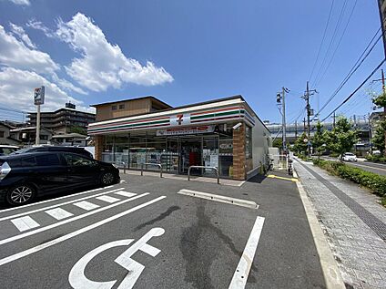 セブンイレブン大津螢谷店 220m