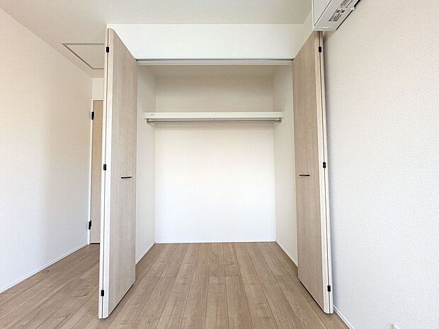 【収納】充実した収納スペースなので、お子様が大きくなって、荷物が増えてもたっぷり収納しておけますね