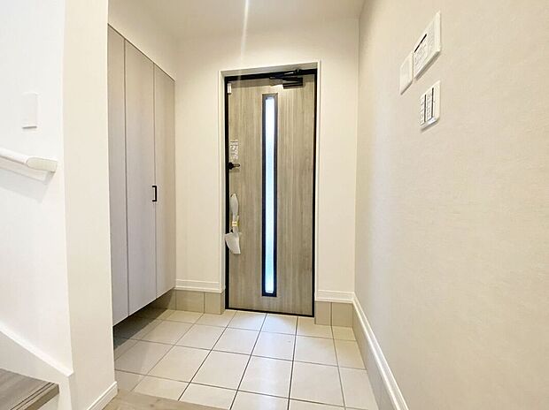 【玄関】使いやすい玄関で、家族全員が快適に利用できる空間です