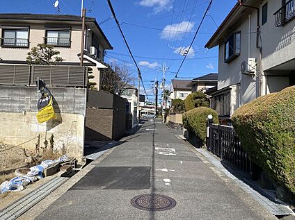 前面道路含む外観