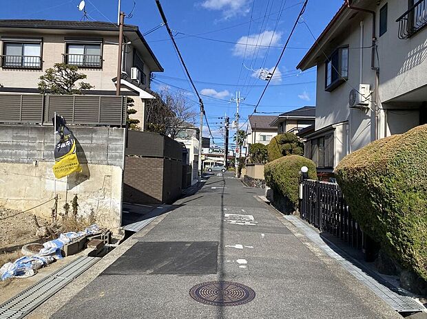 【前面道路含む外観】【現地前道】センチュリーグループにて全国規模の表彰経験多数あり！当社が自信をもってお客様にピッタリの物件をご提案いたします【不動産のプロにお任せください！】