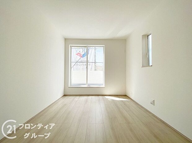 【子供部屋】フローリング材には、木目や色調など木材特有の風合いがあり、ナチュラルな美しさで、日々の生活に温もりを与えてくれます。