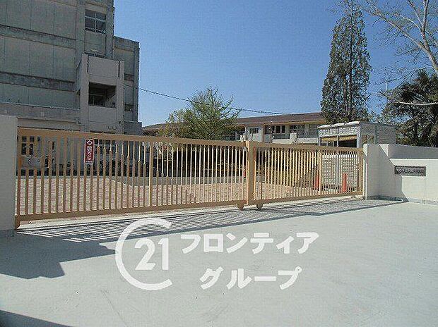 明石市立人丸小学校(約1,050m)