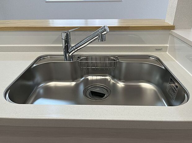 【その他設備】お鍋やホットプレートもすっぽりと入るワイドシンク