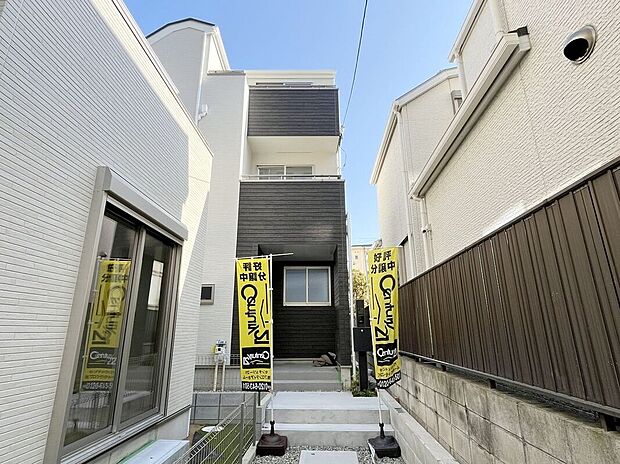 【外観】【B号棟】現地外観写真\資金計画のお悩みお任せください!/最新FPシステムを使った資金計画のシミュレーションや専属のファイナンシャルプランナーがお金回りの整理をお手伝いします!住宅ローンもお任せ♪