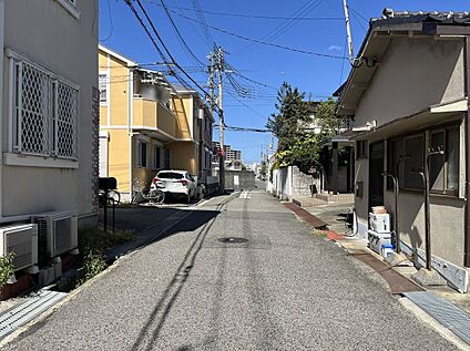 前面道路含む外観