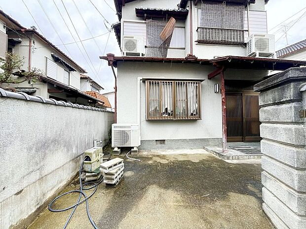 【外観】【現地写真／解体前】現地ご案内とともに住宅ローンのご相談も承ります！当社は多数融資銀行の取扱いあり。お客様それぞれにピッタリの融資先をご提案！【住宅ローン相談のみも大歓迎】