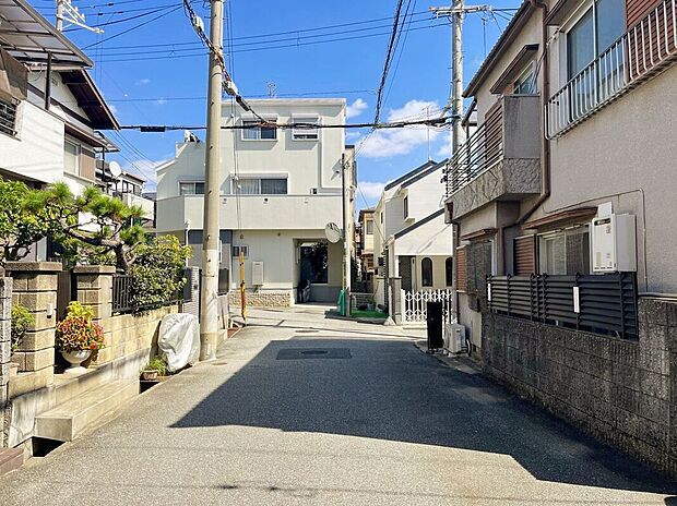 【前面道路含む外観】【現地前道】センチュリーグループにて全国規模の表彰経験多数あり!当社が自信をもってお客様にピッタリの物件をご提案いたします【不動産のプロにお任せください!】