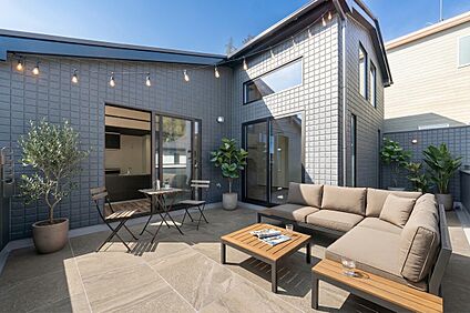 「清々しいルーフバルコニーのある住まい」