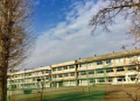 赤塚中学校（約2,700m）