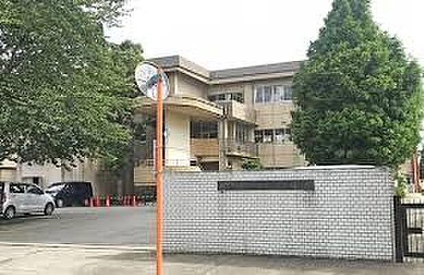 吉沢小学校(約700m)