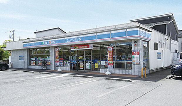 ローソン 徒歩約4~6分(約280m~480m)